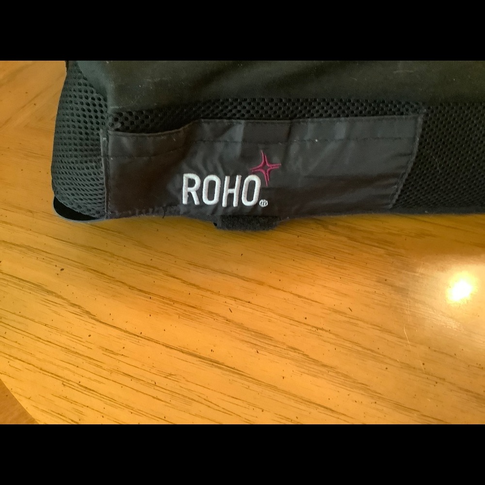 Roho Wheelchair high profile cushion w/air pump - Picture 4 of 7